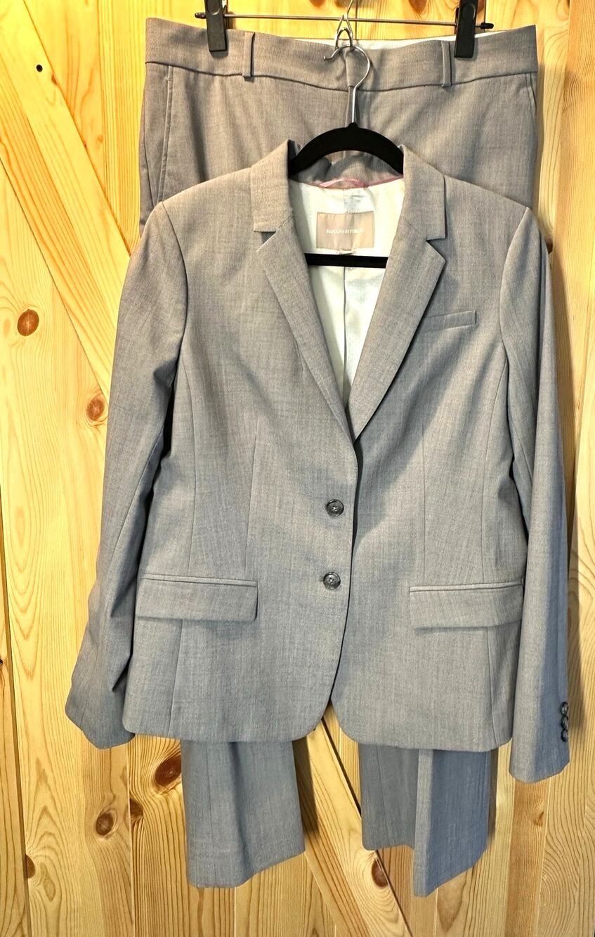 Banana Republic Light Gray 2-Piece Pant Suit Set | Blazer Sz 12 & Pants Sz 10